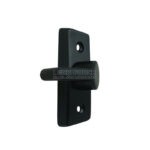 Külgvaates musta värvi kandilise ristkülikukujulise kilbiga väändenupuga profiilukse südamikukate